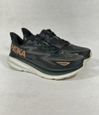 هوکا Clifton 9 زنانه رنگ مشکی– نمای سهربع از جلو