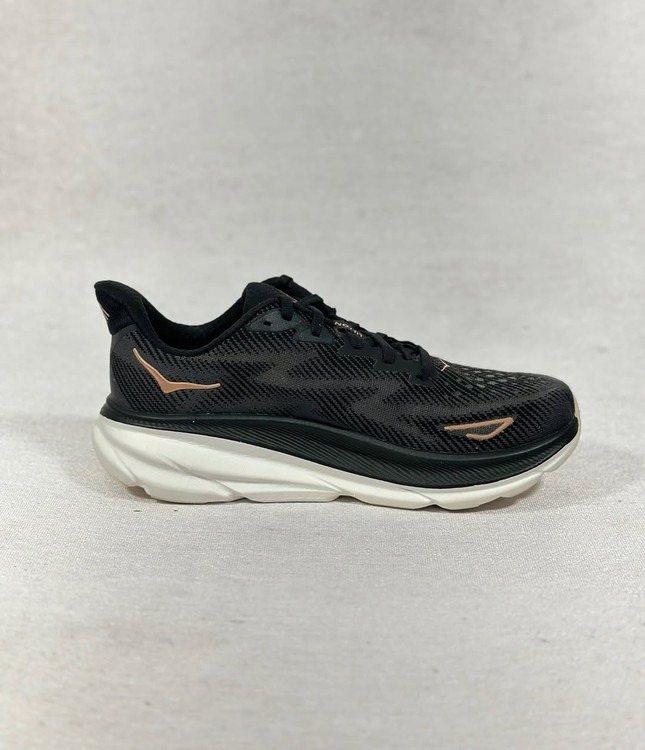 کفش دویدن زنانه هوکا کلیفتون ۹ مشکی – نمای جانبی راست