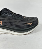 هوکا Clifton 9 Women Black– نمای از بالا برای مشاهده فرم پنجه