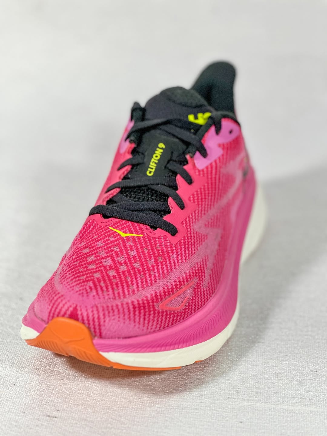 جزئیات رویهٔ مش تنفسی در هوکا کلیفتون ۹ زنانه صورتی