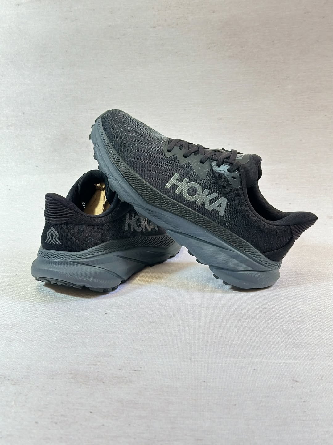 کفش Hoka Challenger ATR 7 مخصوص دویدن در جاده و مسیرهای طبیعت