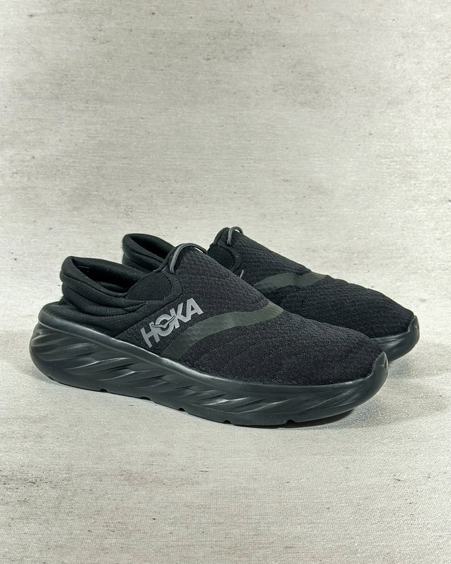 کفش هوکا ریکاوری اصل – نمای کناری راست در رنگ مشکی