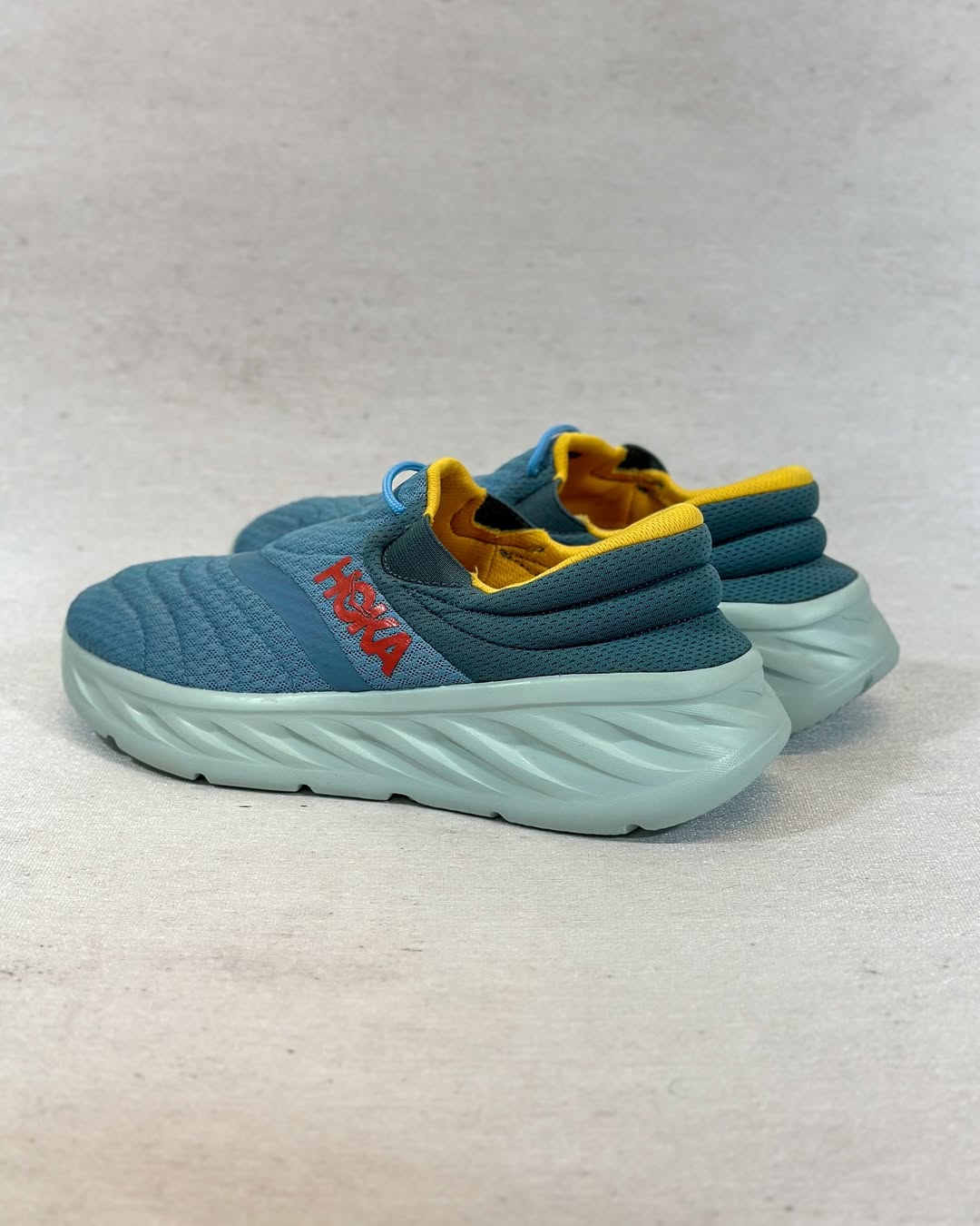 کفش هوکا ریکاوری اورجینال – نمای کناری چپ در رنگ آبی