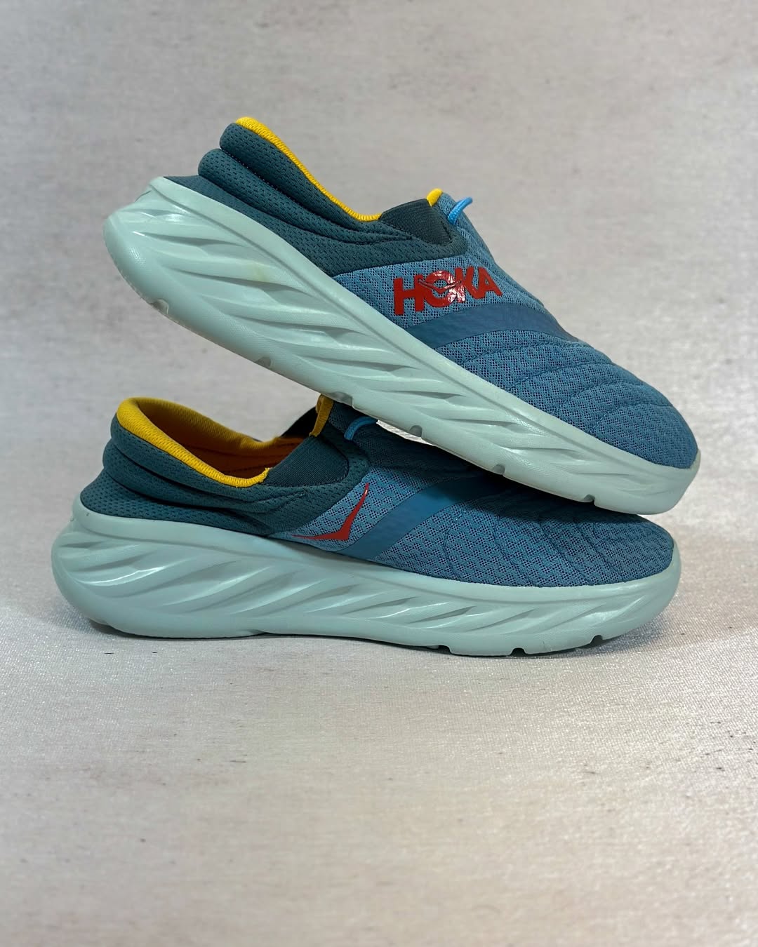 کفش هوکا ریکاوری اصل – نمای کناری راست در رنگ آبی